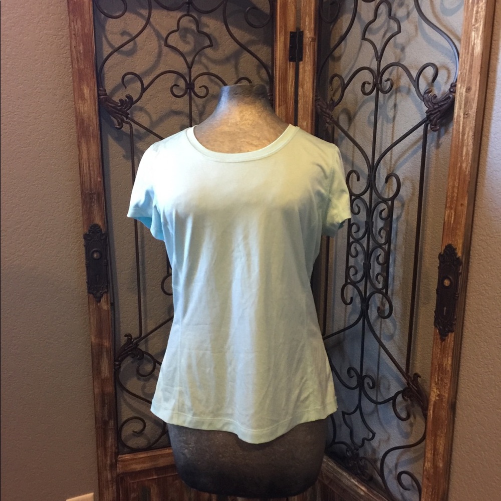 Tek Gear women’s large t-shirt